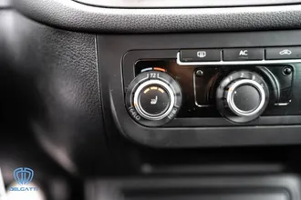 2011 Volkswagen Tiguan photo 4