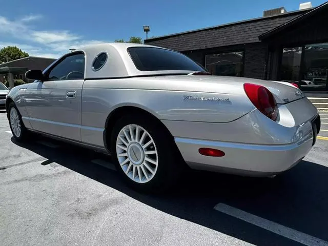 Carousel Image 4