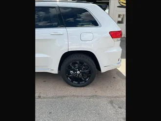 2020 Jeep Grand Cherokee Summit photo 3