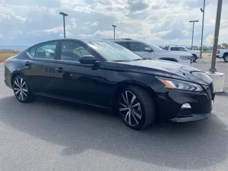 2020 Nissan Altima photo 2