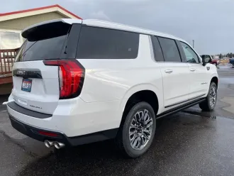 2023 GMC Yukon XL photo 4