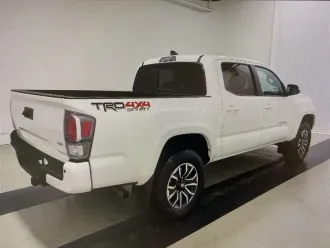 2021 Toyota Tacoma photo 2