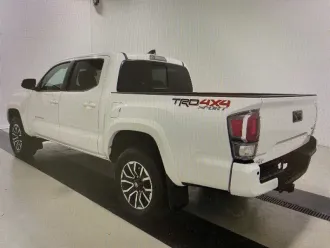 2021 Toyota Tacoma photo 3