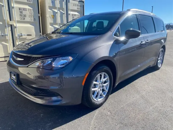 2021 Chrysler Voyager