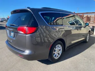 2021 Chrysler Voyager photo 6