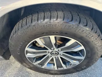 2020 Nissan Armada photo 3