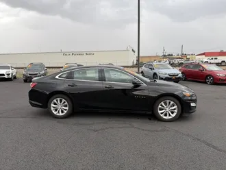 2021 Chevrolet Malibu photo 2