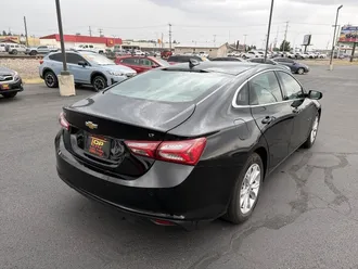2021 Chevrolet Malibu photo 3