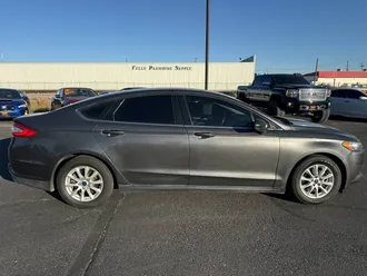2016 Ford Fusion photo 2