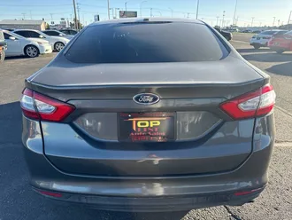 2016 Ford Fusion photo 4