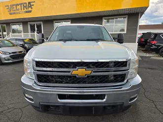2013 Chevrolet Silverado 3500 HD Crew Cab photo 2