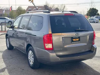 2012 Kia Sedona photo 4