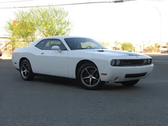 2010 Dodge Challenger photo 2