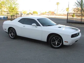 2010 Dodge Challenger photo 3