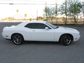 2010 Dodge Challenger photo 4