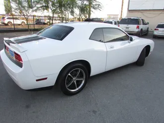 2010 Dodge Challenger photo 5