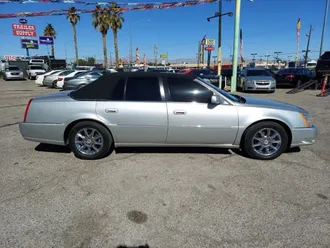 2010 Cadillac DTS photo 5