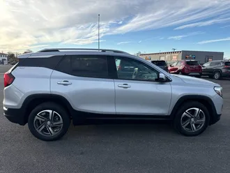 2019 GMC Terrain photo 2