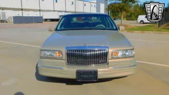 Town Car 2