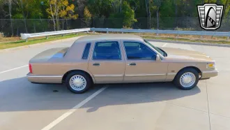 Town Car 5