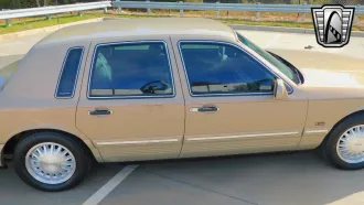 Town Car 9