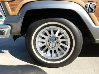 Grand Wagoneer 9