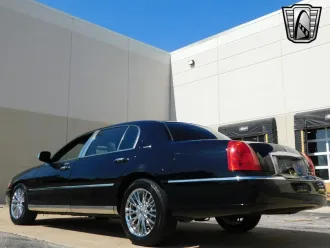 Town Car 7