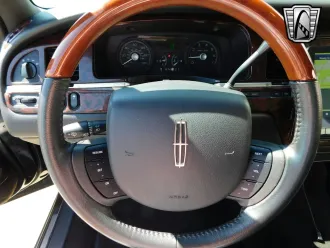 Town Car 10