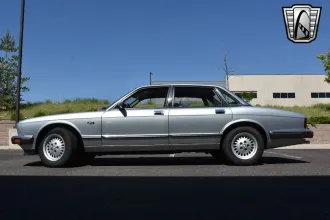 XJ6 3