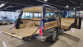 Grand Wagoneer 16