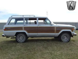 Grand Wagoneer 8
