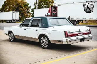 Town Car 5