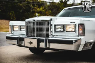 Town Car 11