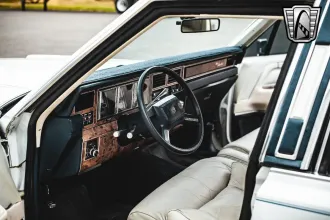 Town Car 18