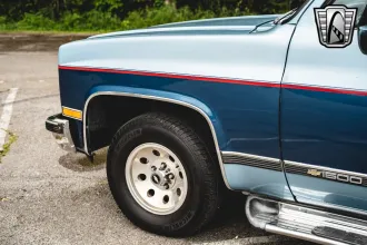 Suburban 12