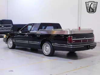 Town Car 25