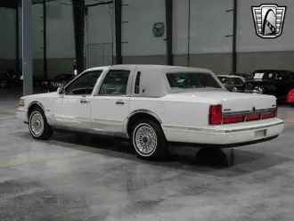 Town Car 3