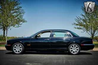 XJ 3