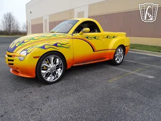 2004 Chevrolet SSR photo 2