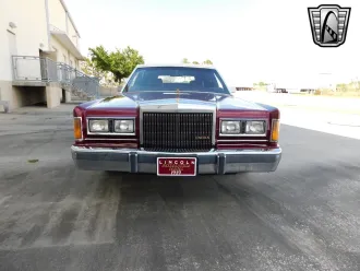 Town Car 2