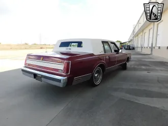 Town Car 23