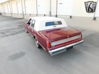 Town Car 27