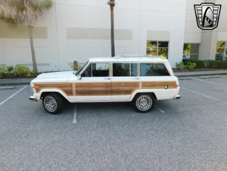Grand Wagoneer 10