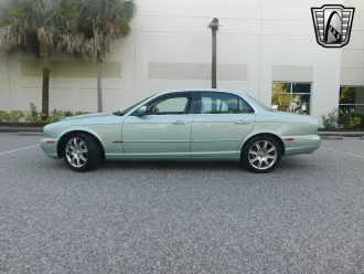 XJ 4