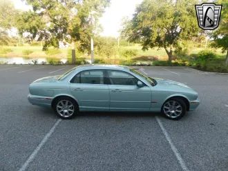 XJ 6