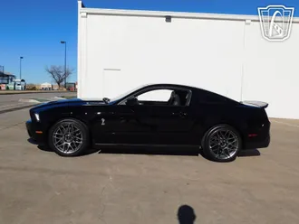 2012 Ford Mustang photo 2