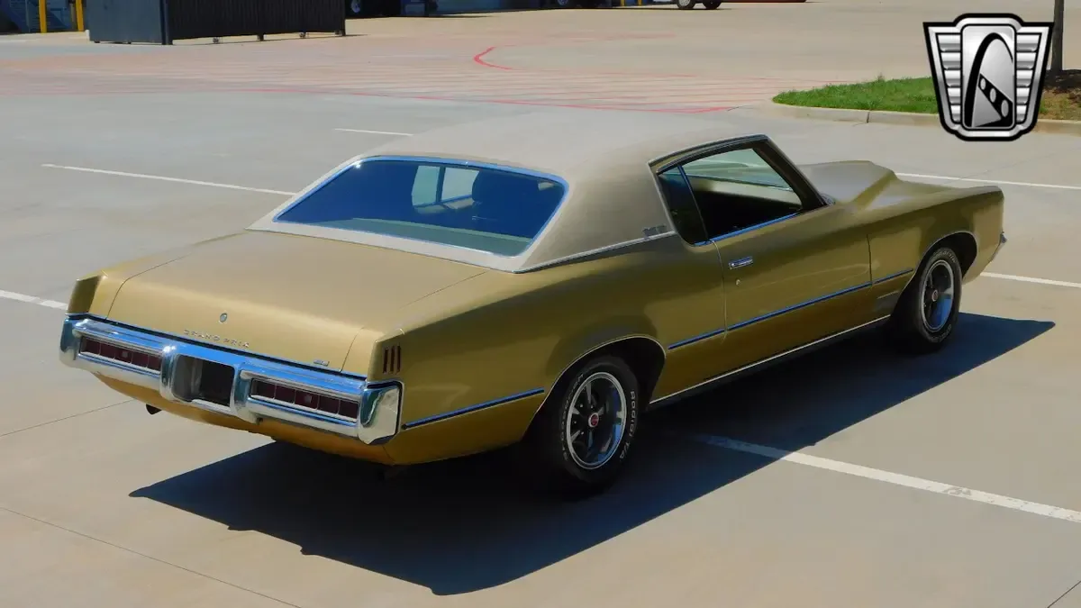 Carousel Image 7