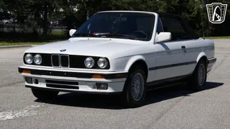 1993 BMW 325i photo 3