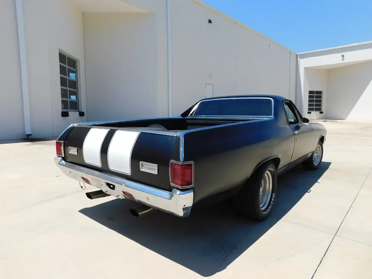 Carousel Image 25
