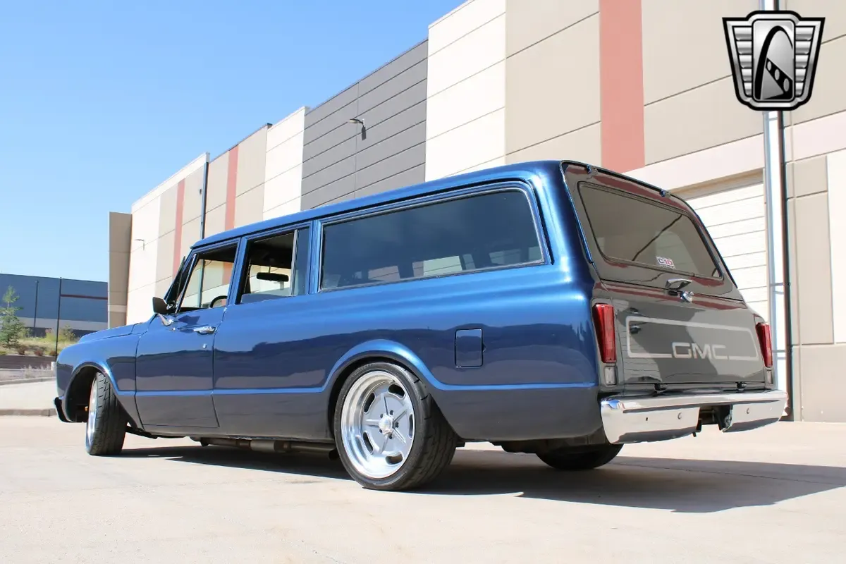 Carousel Image 4